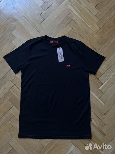 Футболка Levis