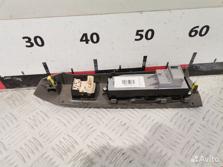 Блок для Toyota Prius 2 (XW20)
