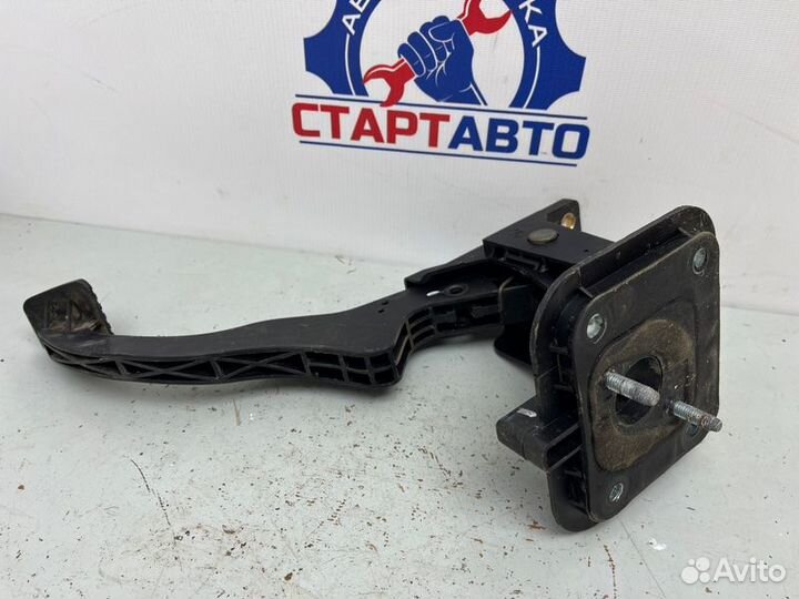 Педаль сцепления Chevrolet Lacetti хэтчбек 2006