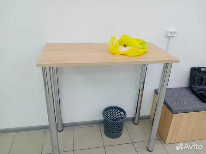 Стол на высоких ножках