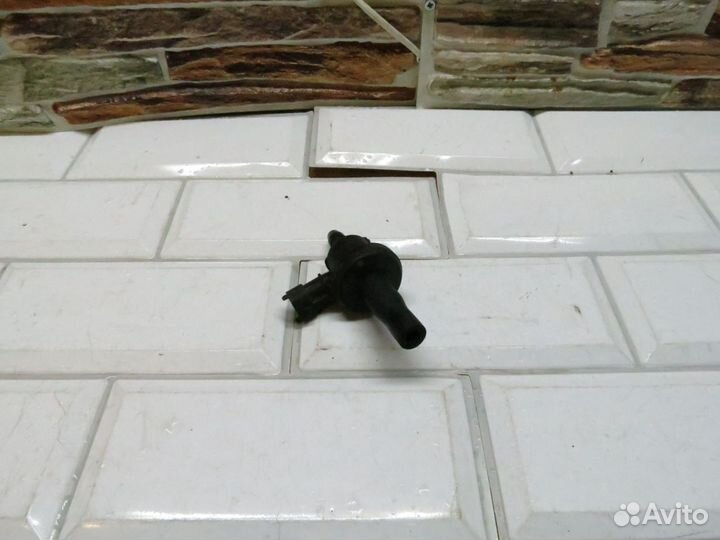 Клапан вентиляции топливного бака Opel Astra H