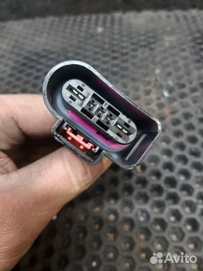 Блок управления топливным насосом Skoda Rapid 2015