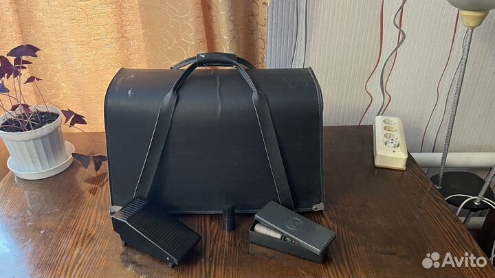 Электрическая швейная машина Чайка 142 М