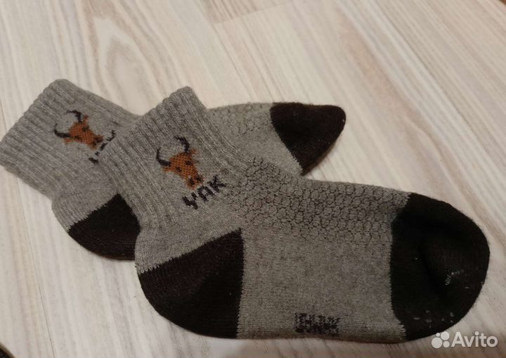 Варежки теплые, носки Як
