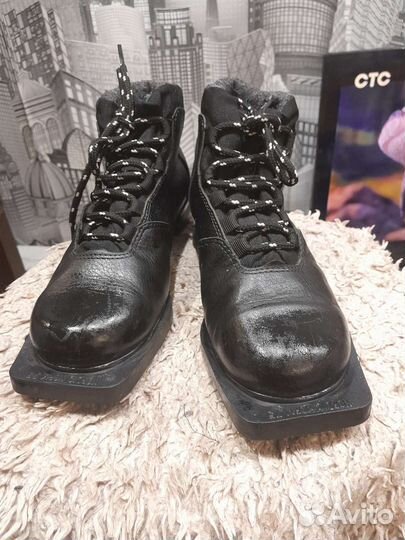 Лыжные ботинки 37,40,42 размеров