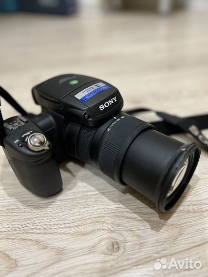 Цифровой фотоаппарат sony Cyber-shot DSC-R1