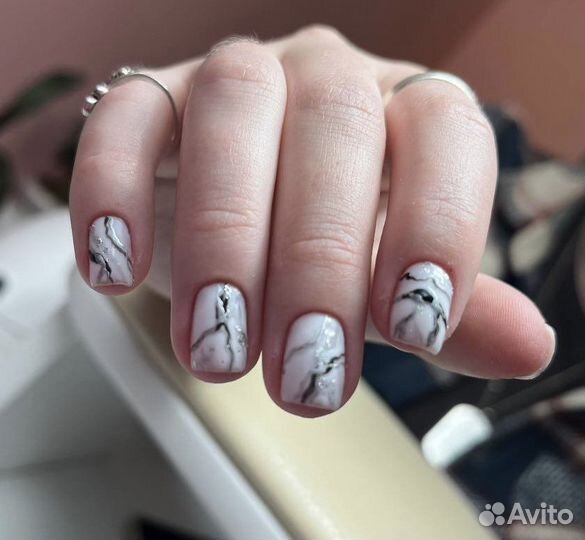 Маникюр, педикюр, брови