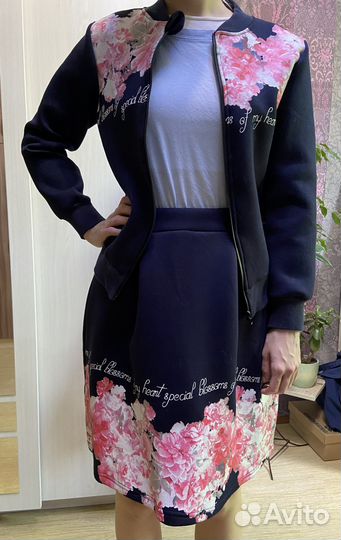 Костюм из плотной ткани