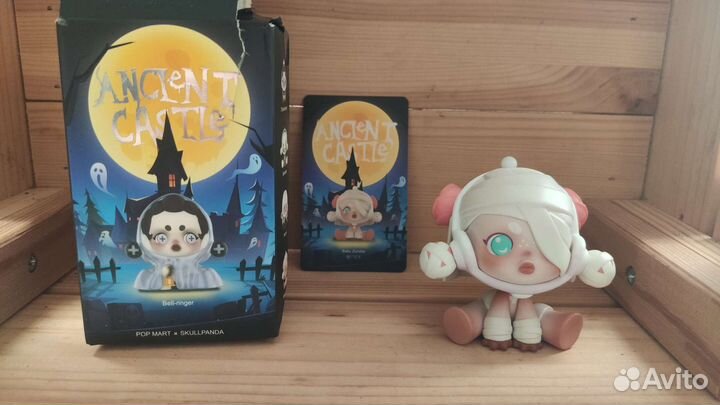 Pop mart skullpanda ancient castle