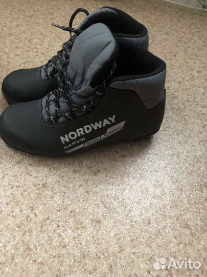 Лыжные ботинки