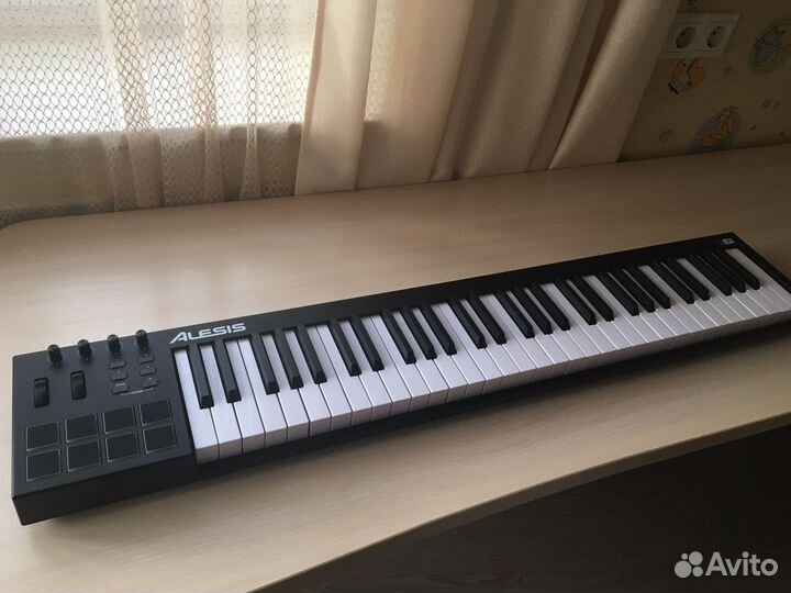 Midi Клавиатура Alesis V61
