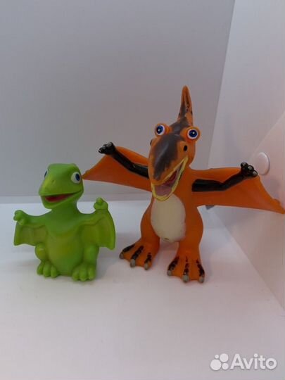 Рзиновые игрушки динозавры пакетом