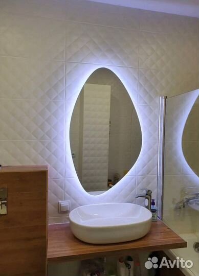 Зеркало неправильной формы с подсветкой и без