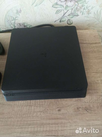 Sony PS4 slim 1tb