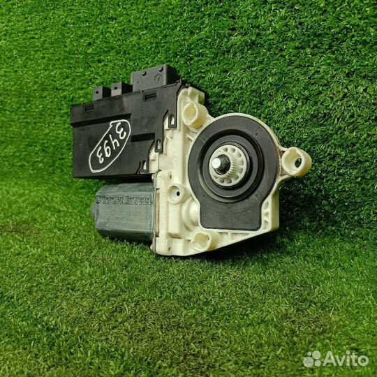 Моторчик стеклоподъемника передний правый Citroen