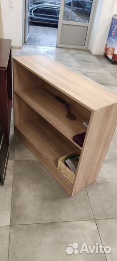 Кассовый ящик для денег. Стол