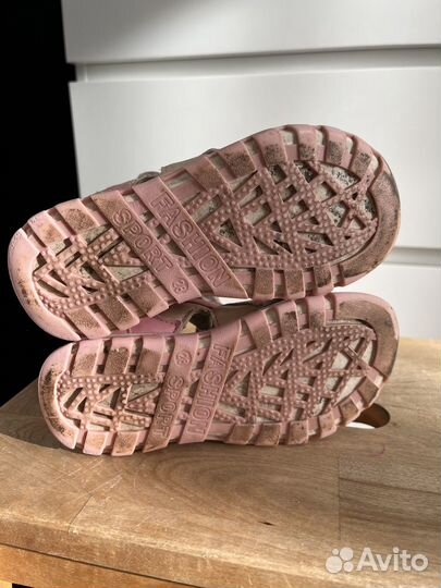 Сандалии для девочки 28