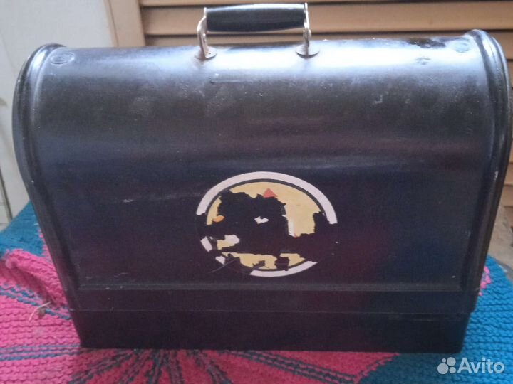 Детская швейная машинка