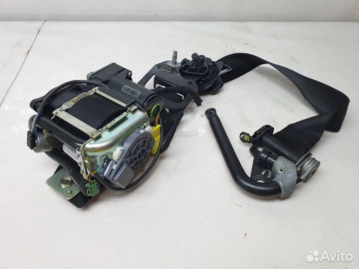 Ремень безопасности передний левый Mercedes-Benz C