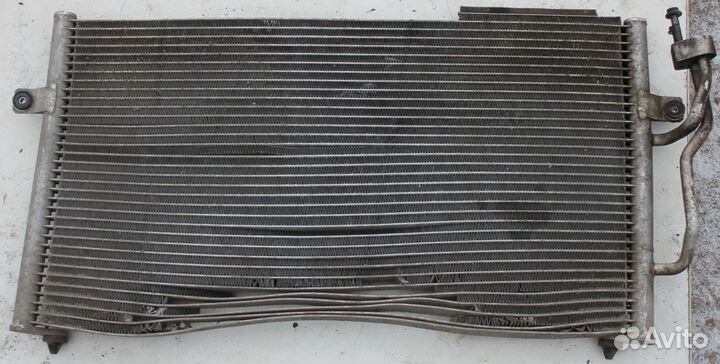 Радиатор Mitsubishi Carisma б/у