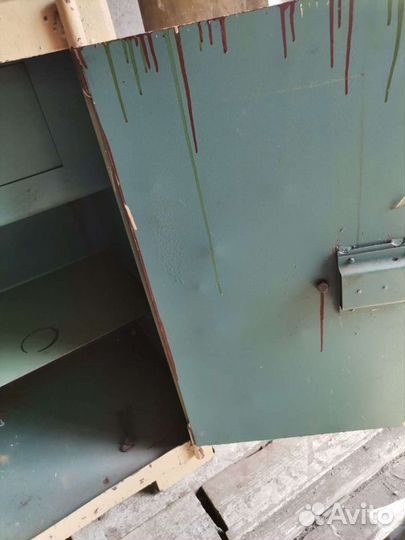 Сейф металлический