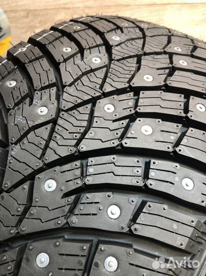 Triangle IcelynX TI501 215/55 R17 98T