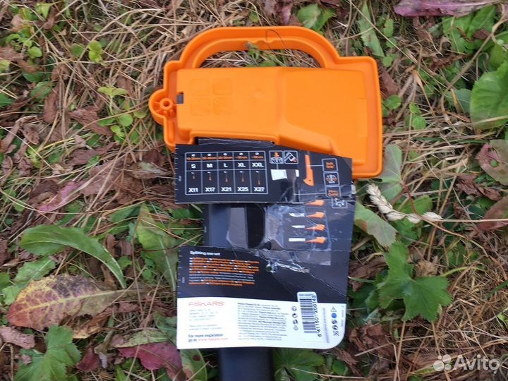 Топор fiskars x21