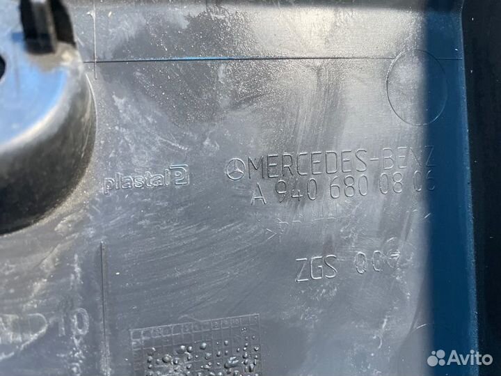 Накладка торпедо Mercedes-Benz