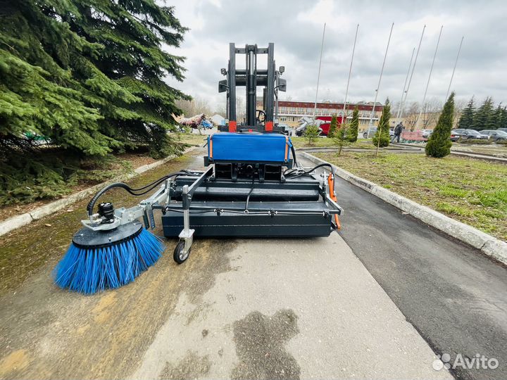 Щетка с передним бункером для вилочного погрузчика