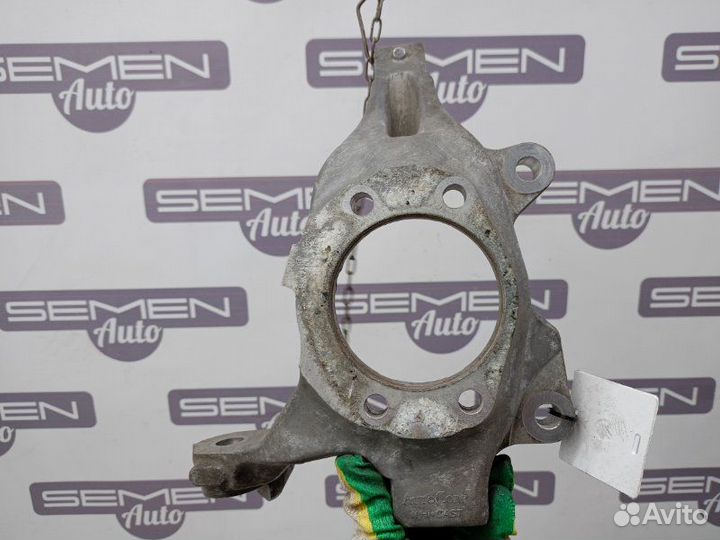 Кулак передний правый Nissan Teana J32 2008-2014