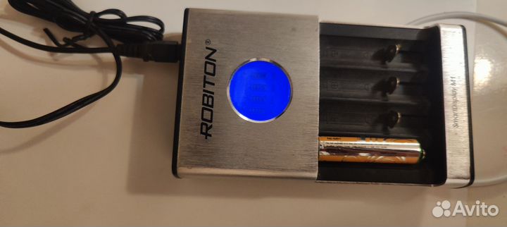 Зарядное устройство robiton smart display m1