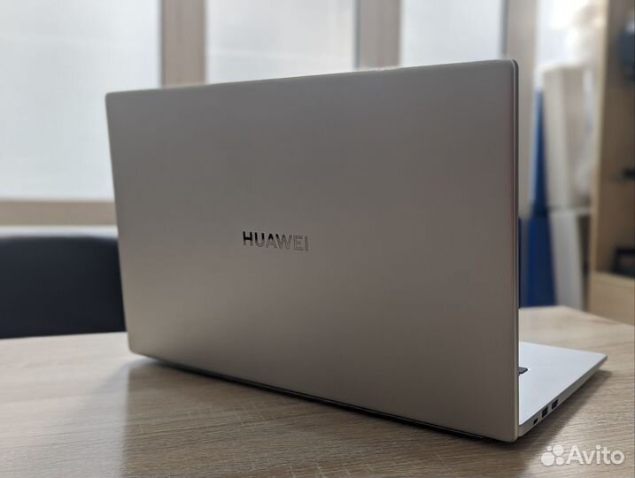 Ноутбук Huawei MateBook