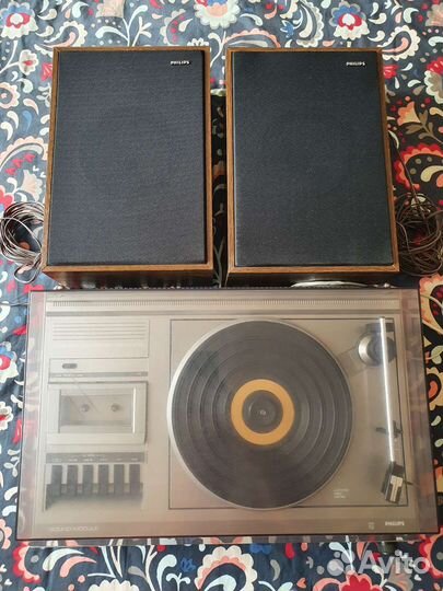 Магнитола Philips с вертушкой винтаж, 70е гг