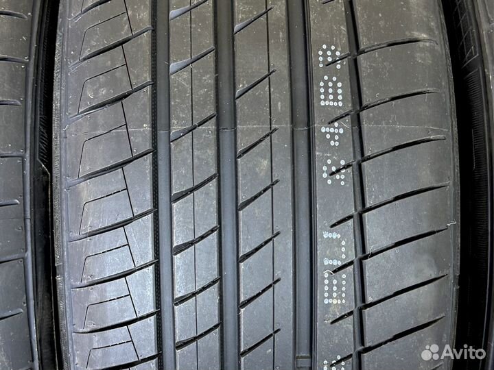 Kapsen RS26 255/35 R20 97W