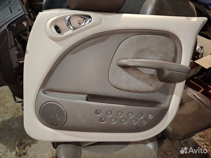 Обшивка двери передняя правая chrysler pt Cruiser