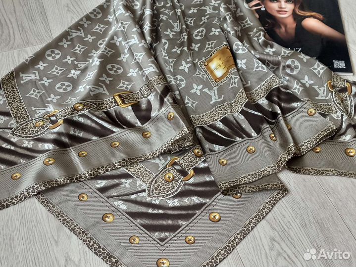 Платок Шаль 110/110 Шелк Louis Vuitton бежевый