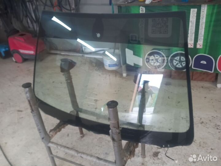 Лобовое стекло toyota avensis 03-08 г