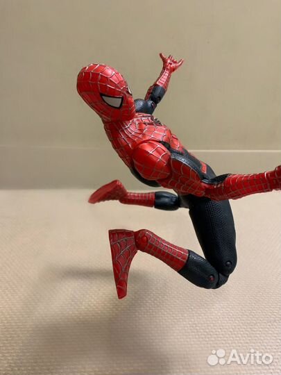 Человек паук фигурка 2004