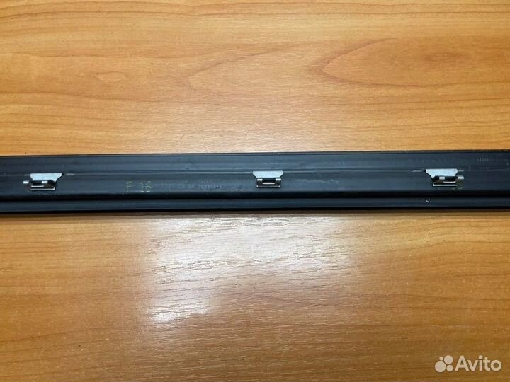 Уплотнитель стекла двери передний левый Bmw X6 F16