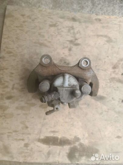 Супорт тормозной задний правый Mercedes CLS218