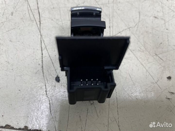 Кнопка стеклоподъемника передняя правая Dongfeng