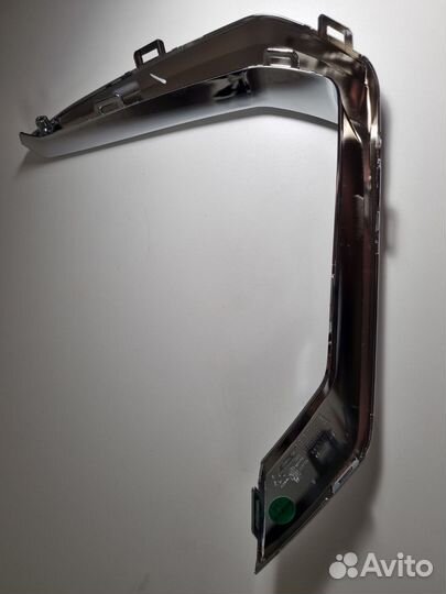 Молдинг переднего бампера правый Geely Monjaro