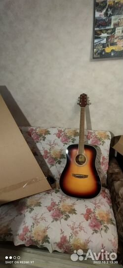 Акустическая гитара