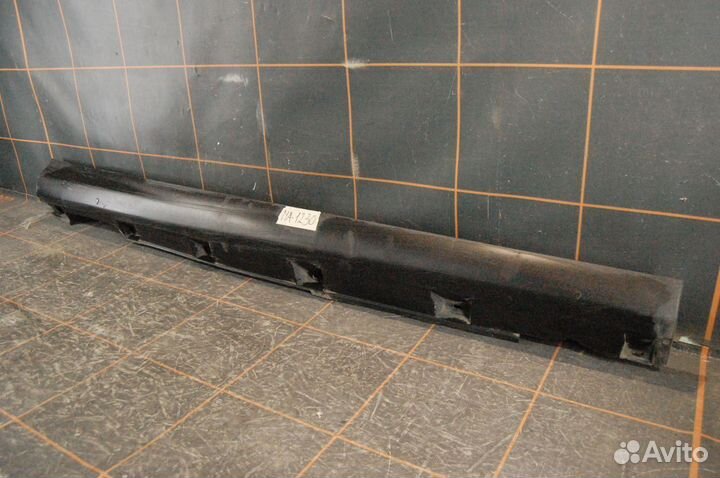 Накладка порога наружная правая - Ford Focus 3