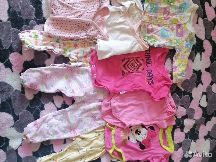 Пакет одежды на девочку от рождения до полугода