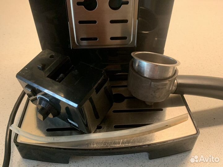 Кофеварка Redmond RCM-1511 с капучинатором