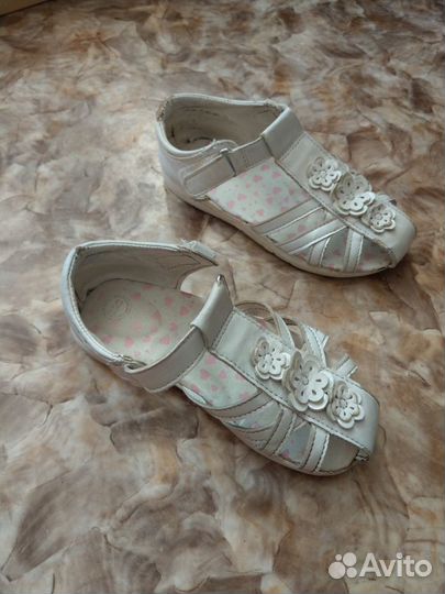 Сандали для девочки 27-28