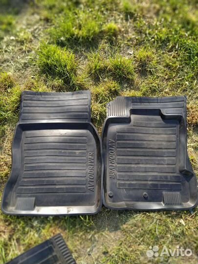 Автомобильные коврики резиновые