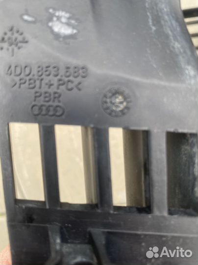 Решётка переднего бампера Ауди А8 Д2