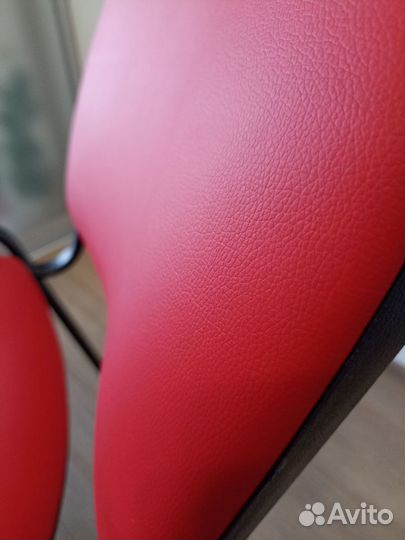 Офисный стул красный кожзам с доставкой
